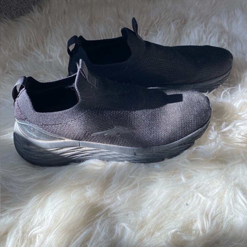 No slip Black shoes